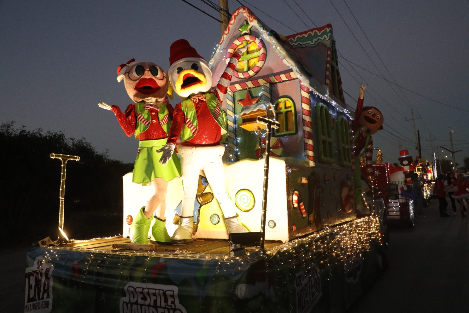 DESFILE NAVIDEÑO 2025 (2)
